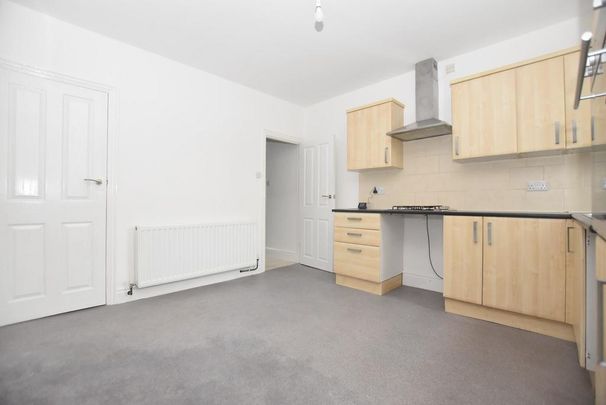 2 bedroom terraced house to rent - Photo 1