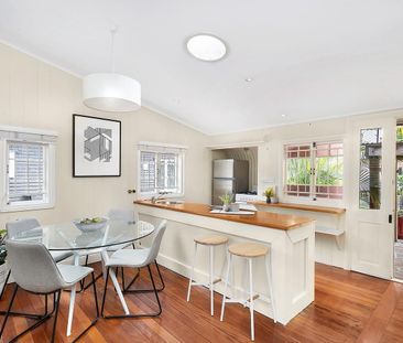 Adorable historic cottage - Photo 4