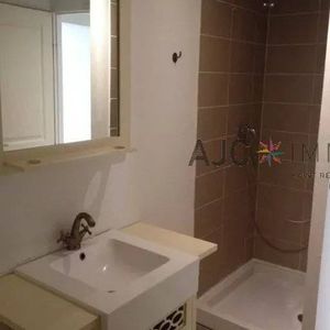 APPARTEMENT T2 - CENTRE VILLE - Photo 2