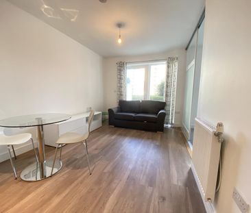 1 bedroom flat to rent - Photo 2