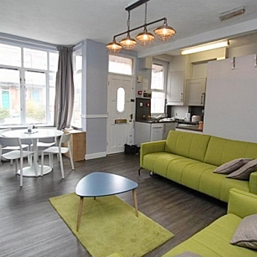 5 Bed - 19 Talbot Terrace, Burley, Leeds - LS4 2RN - Student - Photo 1