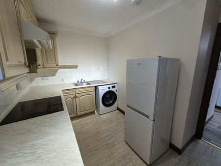 Ground floor flat to rent on - Photo 5