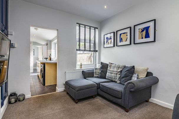 3 bedroom terraced house to rent - Photo 1