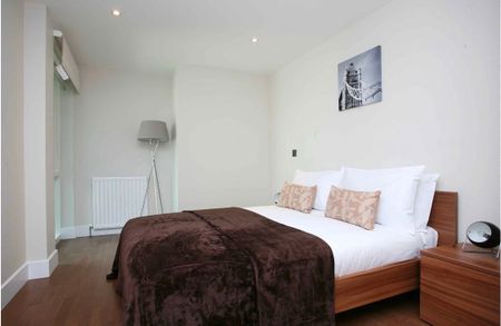 1 Bed Flat, Whitechapel High Street, E1 - Photo 2