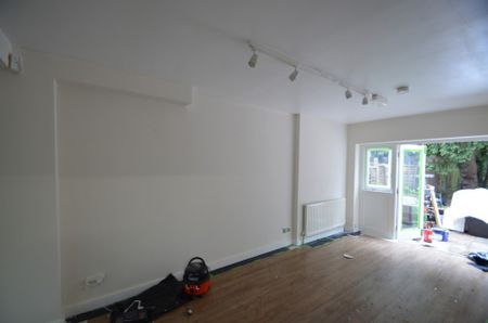 1 bedroom Property to rent - Photo 5