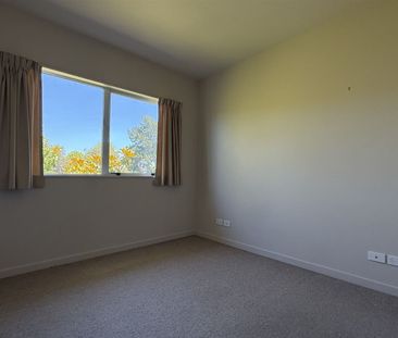 Keeping it light in Bordesley - Photo 6