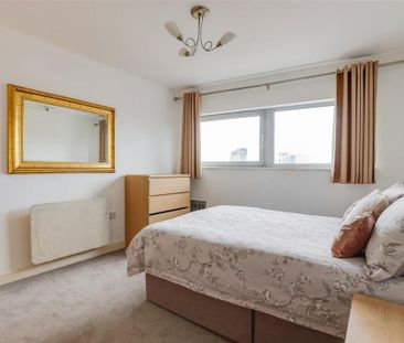 1 bedroom penthouse to rent - Photo 6