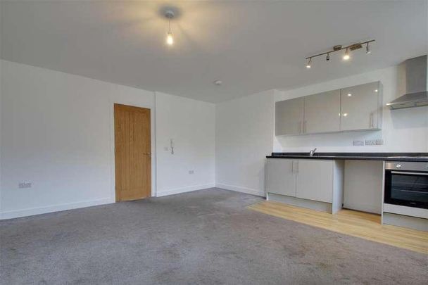 Warwick Street, Worthing, BN11 - Photo 1