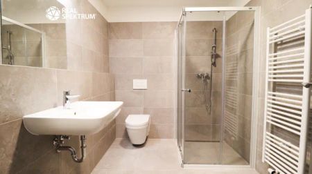 Pronájem nezařízeného bytu 1+kk s lodžií a parkovacím stáním, 39 m - Photo 5