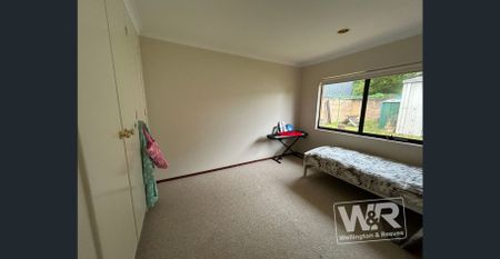 SPACIOUS FAMILY LIVING IN A FANTASTIC COASTAL LOCATION - Photo 4