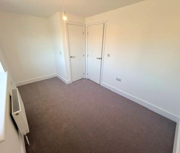 2 bedroom semi-detached house to rent - Photo 3
