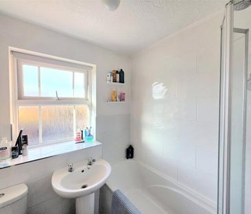 2 bedroom end of terrace house to rent - Photo 5