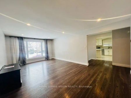 461 Paddington Crescent #Upper - Photo 3