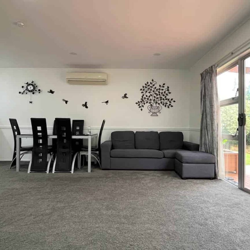 BEAUTIFUL 3 BEDROOM HOME WITH GREAT INDOOR OUT... - Photo 1