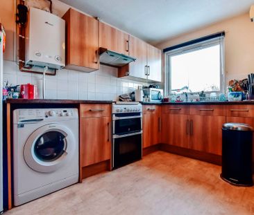 3 bed terraced house to rent in Winyates, Peterborough, PE2 - Photo 4