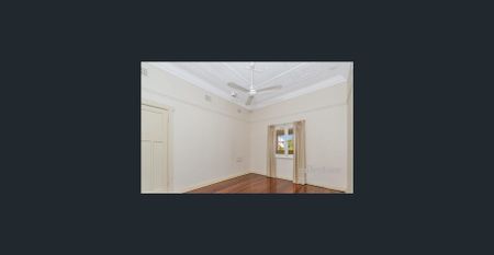 Cozy 2 bedroom character home - Photo 5