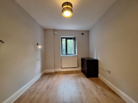1 Bed Flat, Allenby House, EN4 - Photo 2