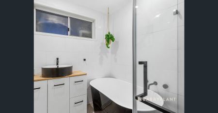 Stylish Family Home in a Peaceful Court - Photo 2