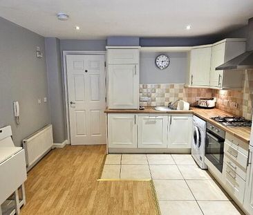 33 Ashley Courtyard, 1a Fane Street, Belfast, BT9 7JS - Photo 6