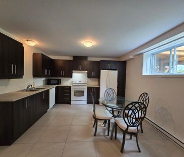 415 Rue Marc André, #A - Photo 5