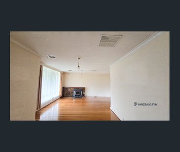 Charming Family Living in the Heart of Parafield Gardens! - Photo 2