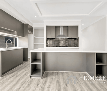 Modern & Huge 4- Bedroom Family Home - Photo 2