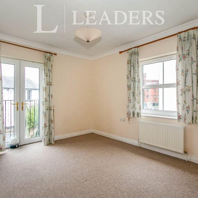2 bedroom end of terrace house to rent - Photo 1
