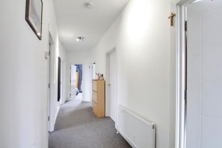3 bedroom apartment to rent - Photo 3
