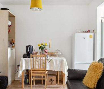 2 Bed Flat, Westcott Close, N15 - Photo 2