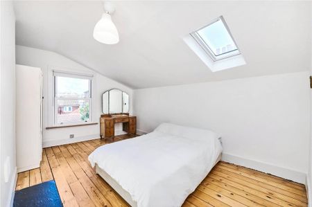 3 bedroom flat to rent - Photo 4