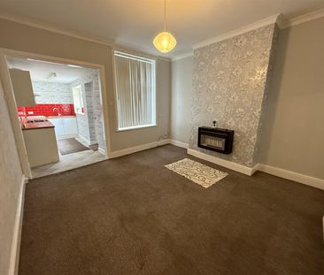 2 bed terraced house to rent in Reed Street, Burnley, BB11 - Photo 2