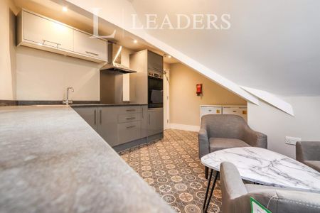 1 bedroom in a house share to rent - Photo 5