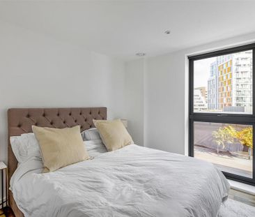 2 bedroom flat to rent - Photo 2