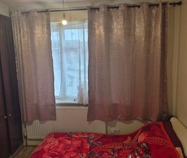 Broomgrove Gardens, Edgware, HA8 - Photo 2