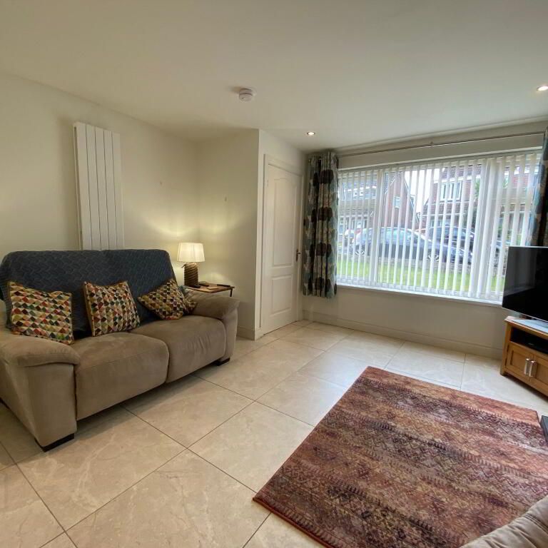 66 Woodview Crescent, Lisburn, BT28 1LF - Photo 1