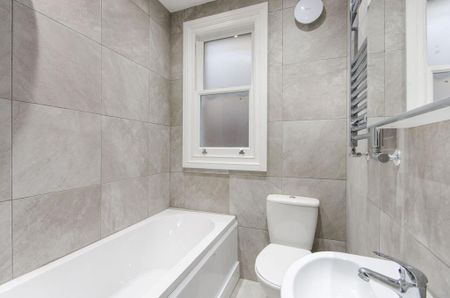 4 bedroom flat to rent - Photo 5