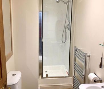 3 bedroom character property to rent - Photo 6