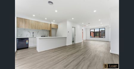 9/6 Blake Court, Truganina - Stylish & Spacious Townhome in Truganina's Prime Location Available For Lease - Photo 3