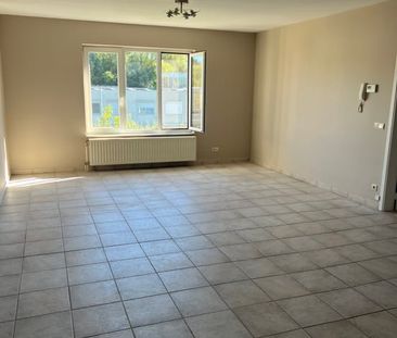 Appartement te huur - foto 2