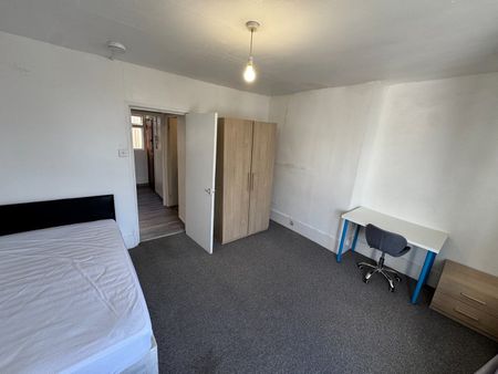Studio Flat, Little Preston Street, BN1 - Photo 4