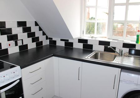 3 bedroom apartment to rent - Photo 4