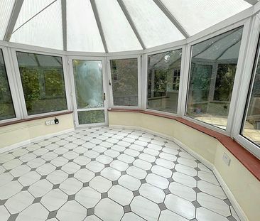 Semi-detached house to rent on - Photo 4