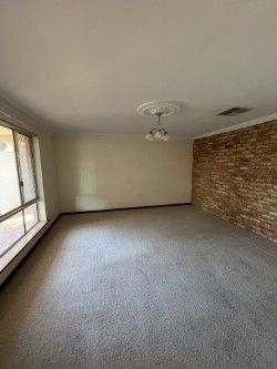 Beautiful 4x2 Brick House - Photo 2