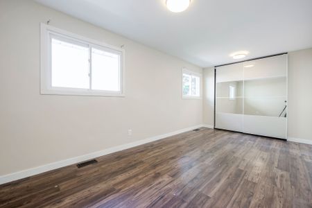 For Lease - 614 Gibb Street, Oshawa, Ontario - Photo 3