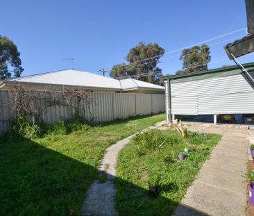 Charming Home Close to Everything! - Photo 5
