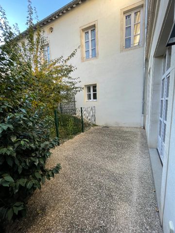 T1 avec terrasse - Photo 5