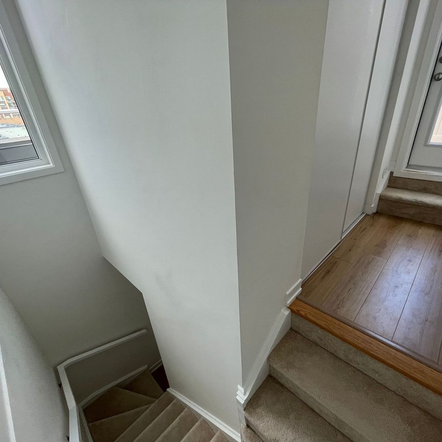 For Lease - 3066 Sixth Line Unit# 347, Oakville, Ontario - Photo 1