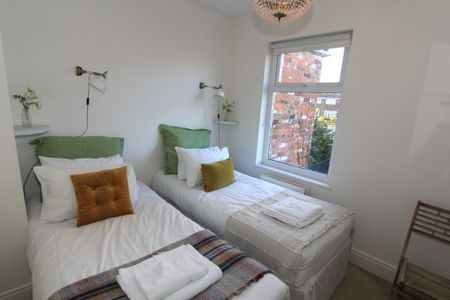 2 Bedroom Mid Terraced House, Chester - Photo 3