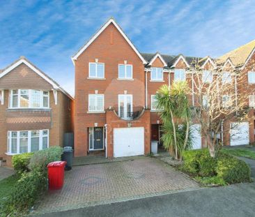 4 bedroom end of terrace house to rent - Photo 2