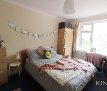 5 bedroom semi-detached house to rent - Photo 2